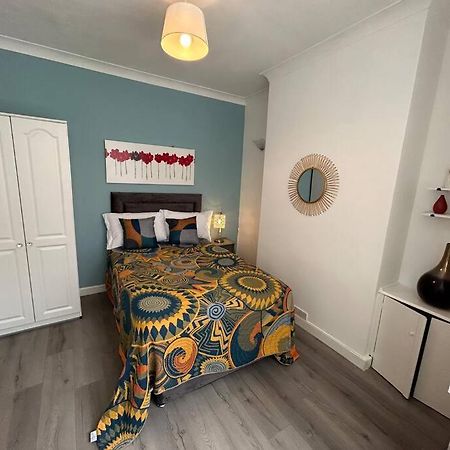 Spacious Homely 3 Bed Property Newcastle-under-Lyme Exterior foto